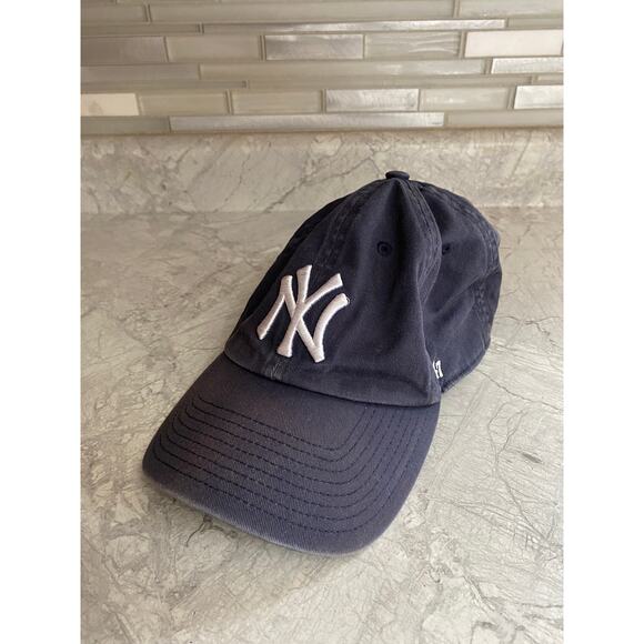 New York Yankees Faded Blue Baseball Hat - Picture 1 of 9